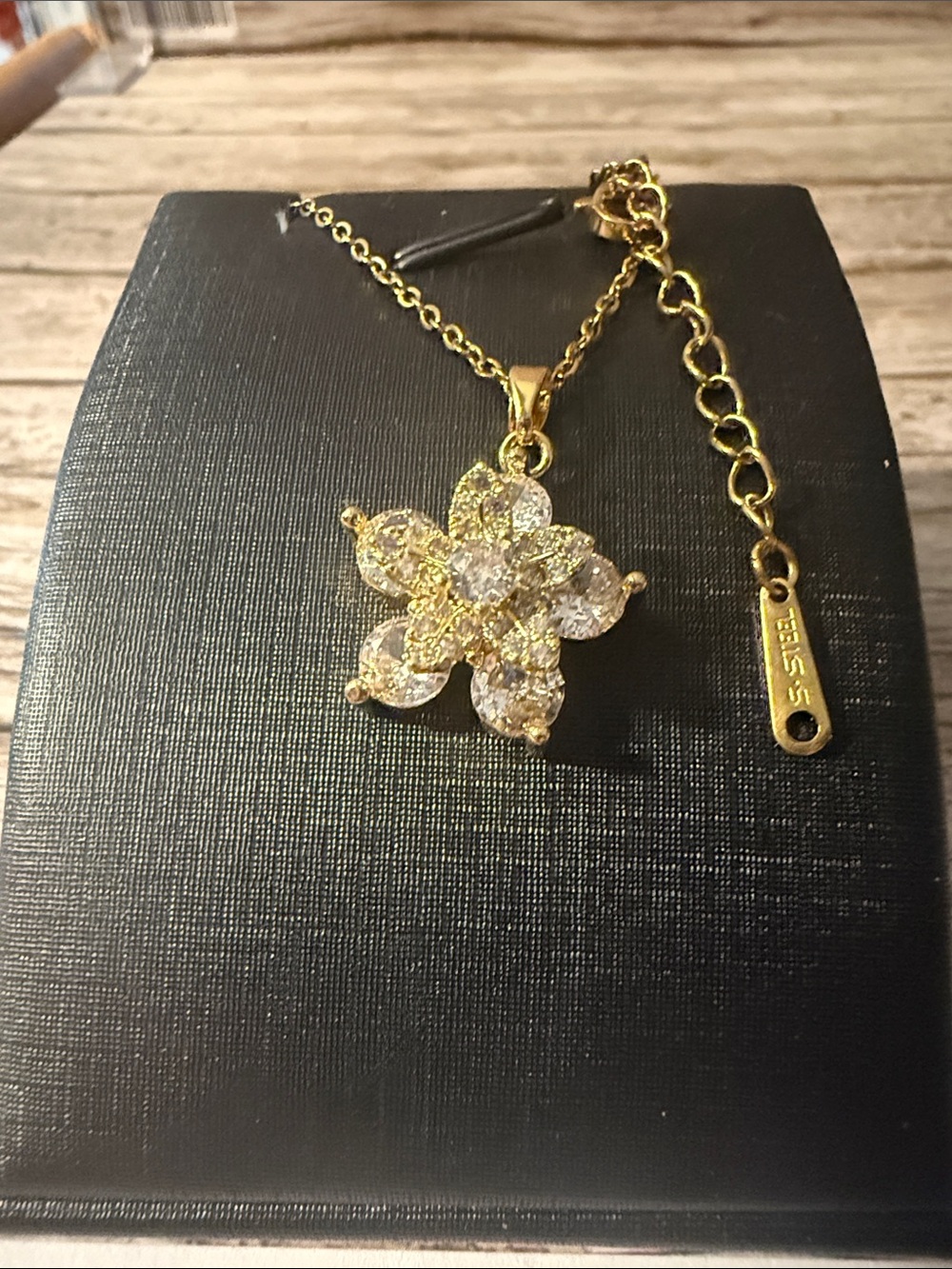 Gold Plated On Stainless Steel Floral Crystal Pendant Spinner Necklace - Elegant